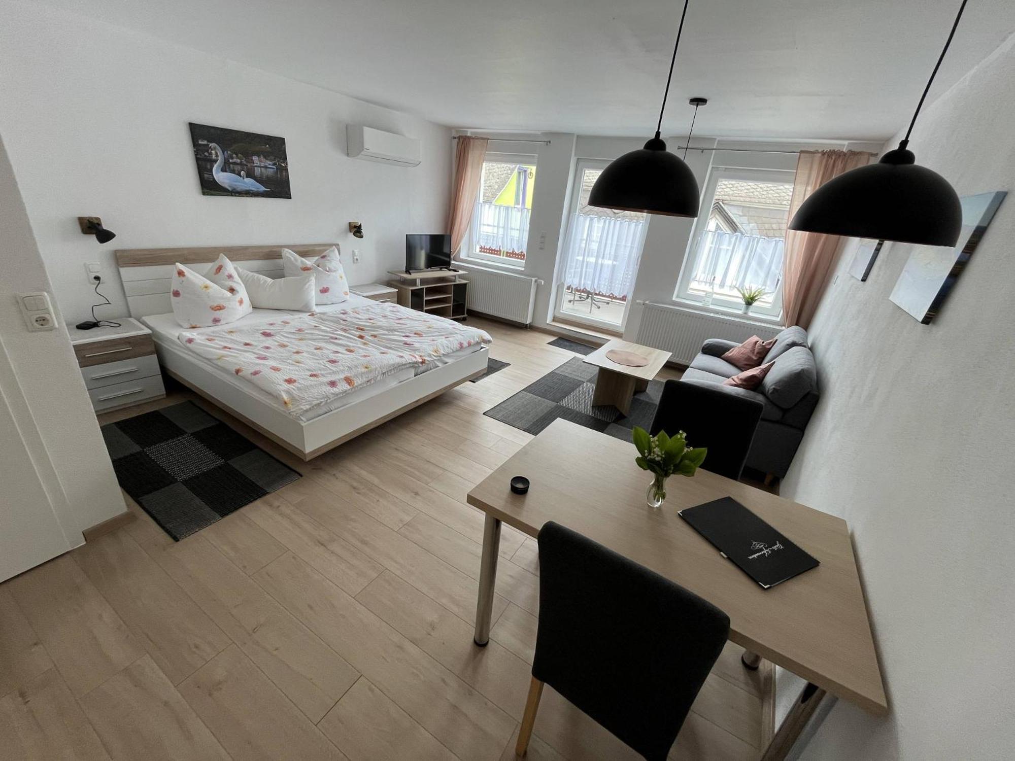 Ferienwohnungen Und Appartements - Haus Budinger Alf Zewnętrze zdjęcie